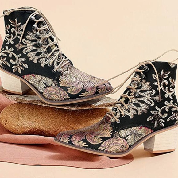 unbranded Shoes - NEW Floral Jacquard Retro Bridgerton Style Booties Black Pink 6.5 CAN 37 NWOT